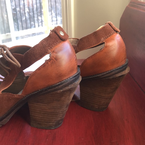 Reaction by Kenneth Cole lace up chunky heel. Size 7 1/2M - Picture 2 of 11